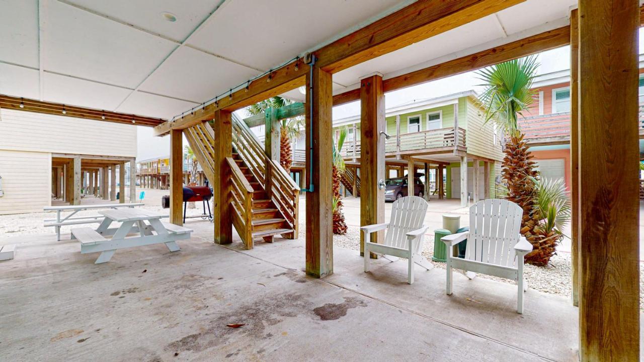 Ov21 Beach House On Stilts Located Near The Beach, Shared Pool Villa Port Aransas Exterior photo